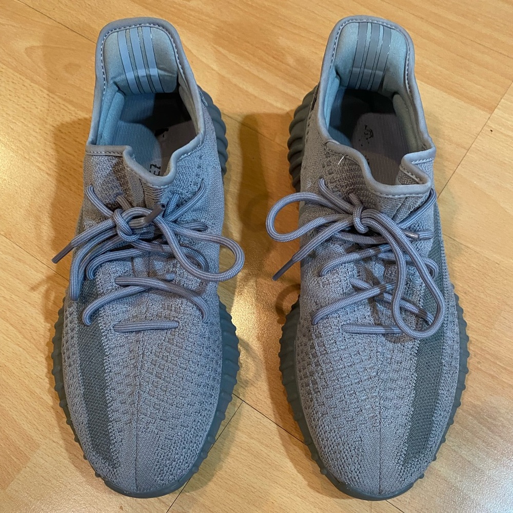 Steel Gray Yeezy’s Men’s 10.5